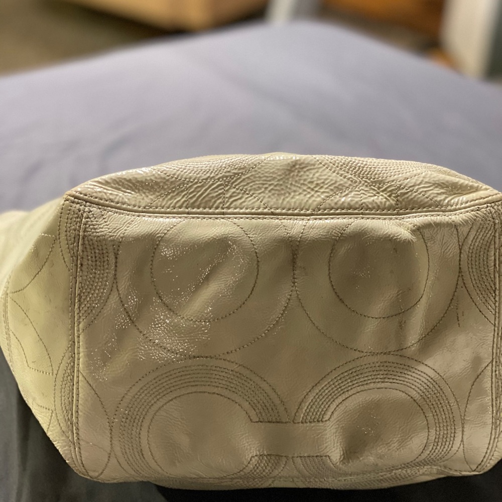 Coach Bag - Picture 2 of 5